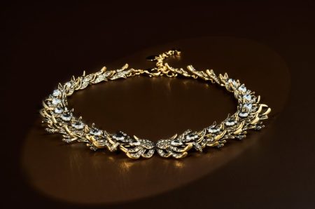 As peças são banhadas em Ouro Vintage. (Foto: Carlos Bessa)