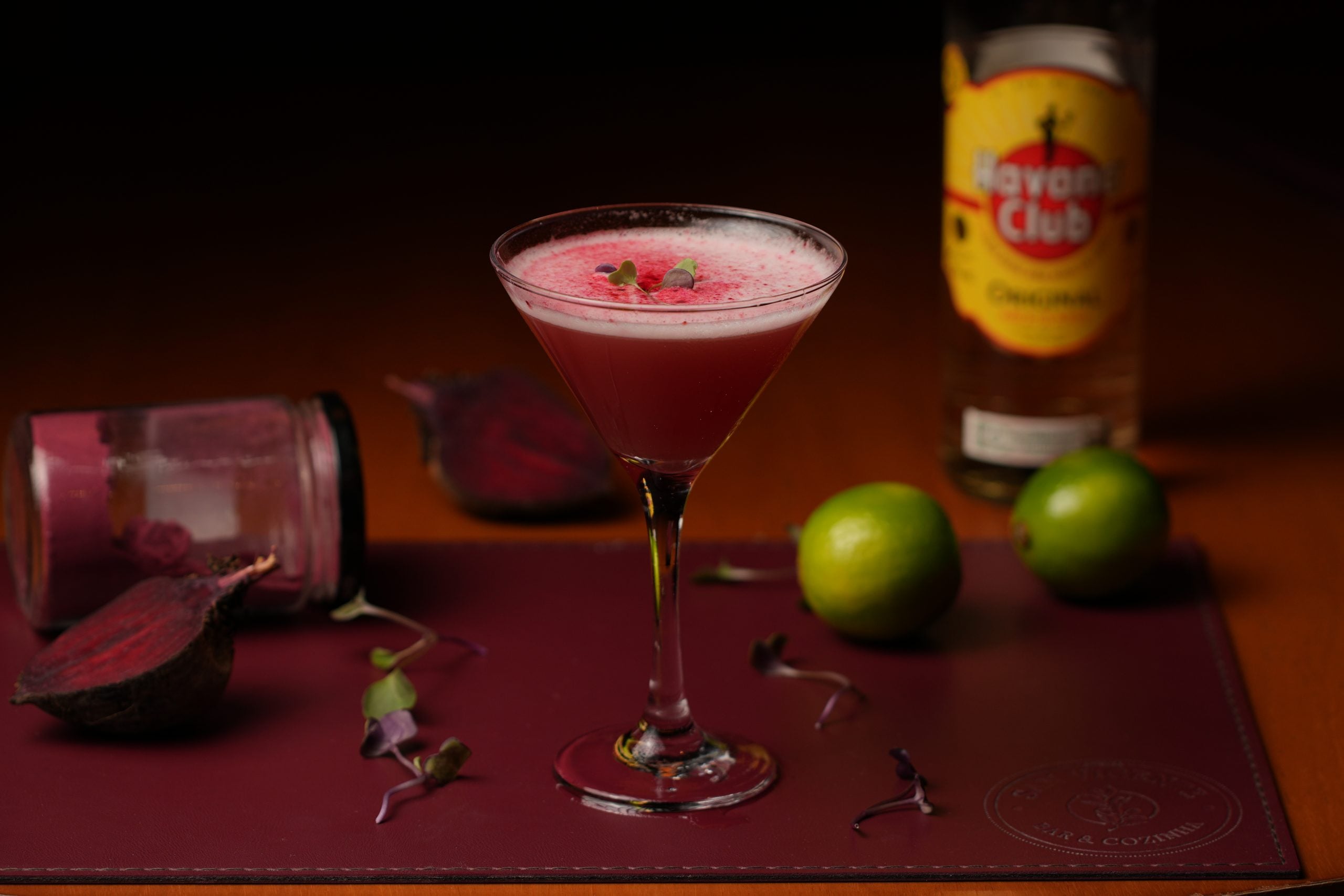 Carmin Sour novo drinque autoral do Adega San Vicente.