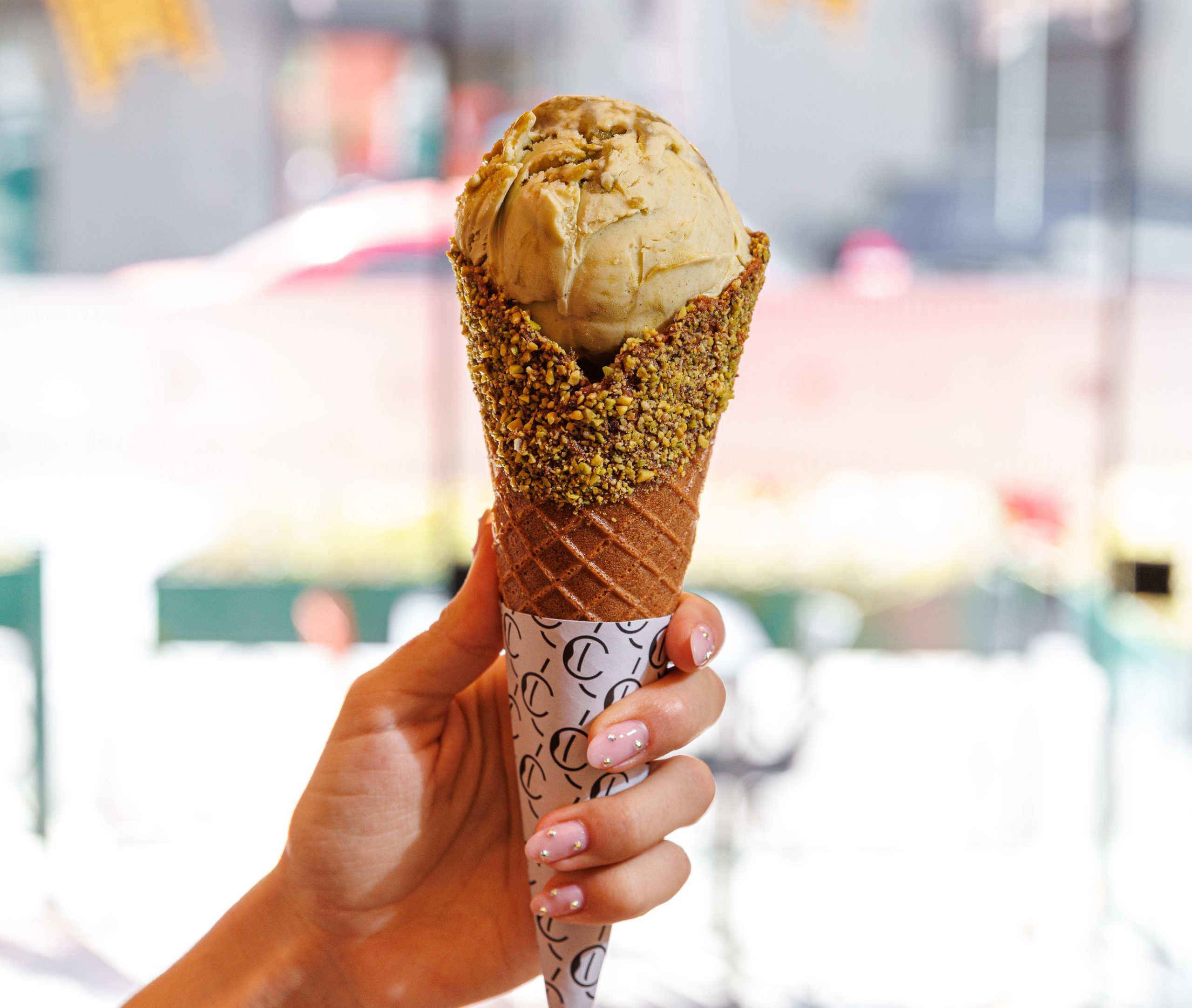 Crema Lab inaugura exposição que transforma gelato em arte