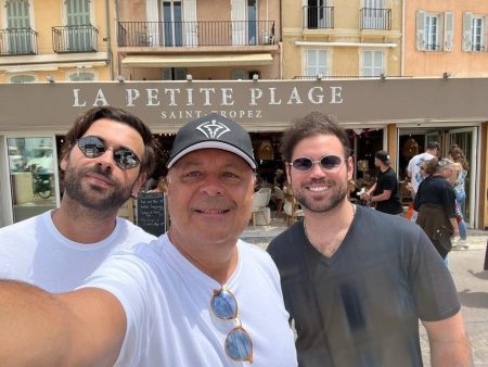  Meus filhos Eduardo 
e Mário Petrelli me 
acompanham em 
diversas viagens 
pelo mundo.