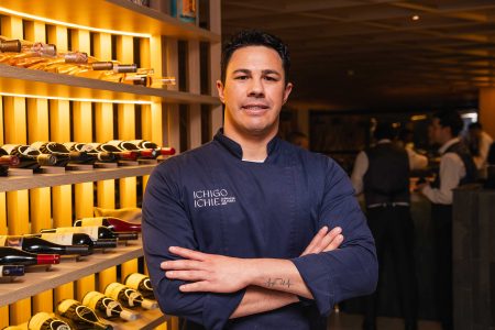 Aos 37 anos, Chef Ronaldo assume sua primeira chefia como fruto de uma carreira sólida e surpreendente.