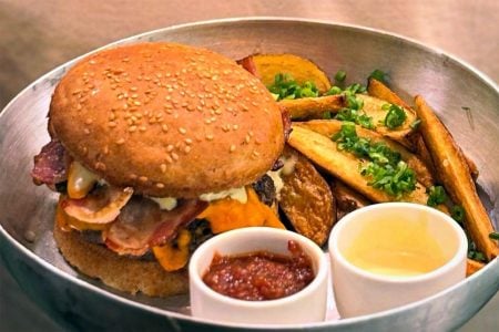 GG Burguer hambúrguer sem glúten curitiba santo batel - foto Cauby Ross