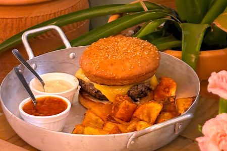 Pao Carne e Queijo hambúrguer sem glúten em curitiba  - foto Cauby Ross (1)