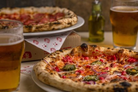 5 bares e restaurantes para conhecer em Curitiba Pizzaria-da-Mathilda-Pizza-Granada