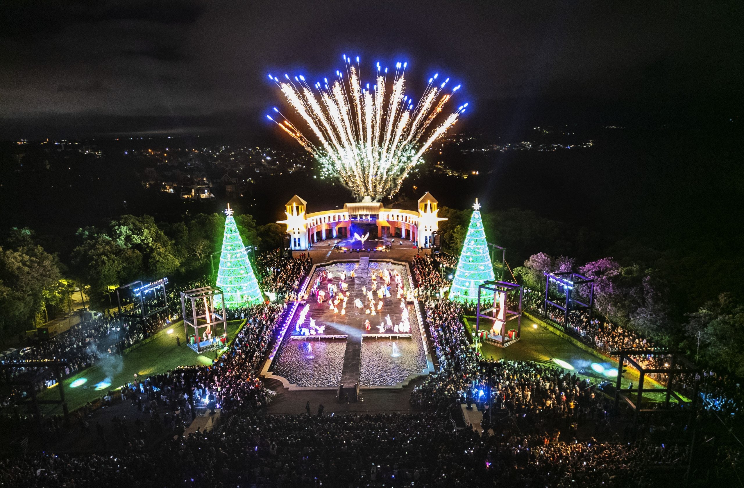 natal de curitiba restaurantes Espetáculo de Natal no Parque Tanguá. Foto: Ricardo Marajó/SECOM